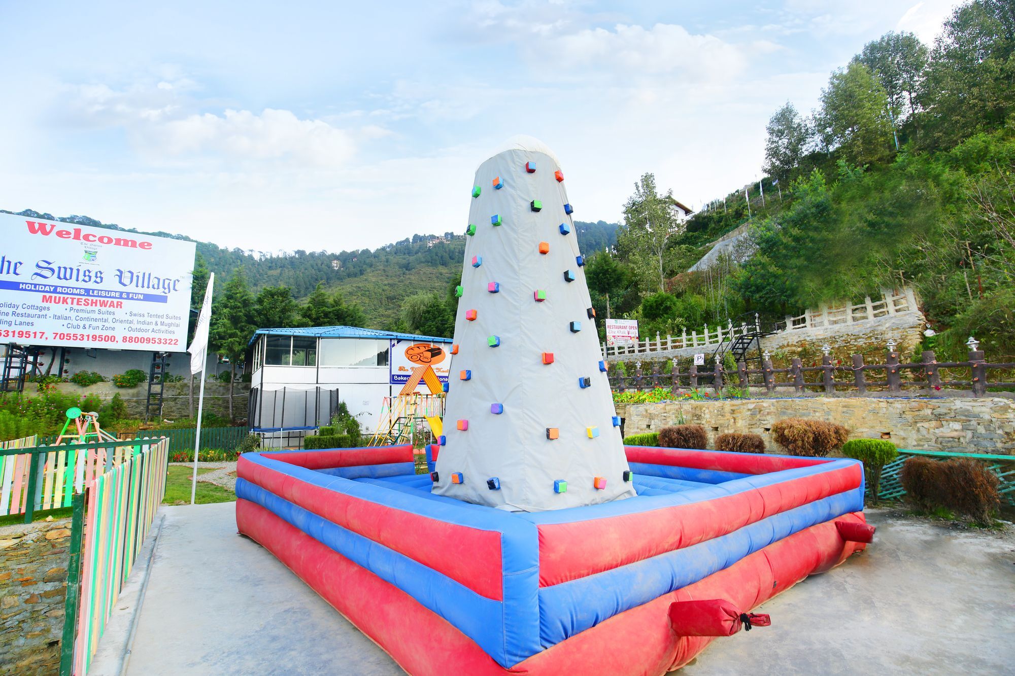 The Swiss Village Resort Nainital Esterno foto
