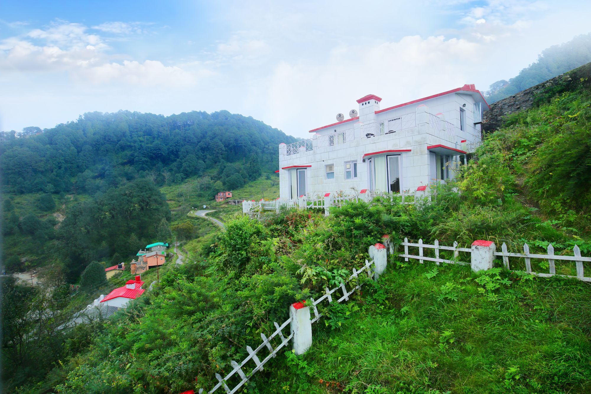 The Swiss Village Resort Nainital Esterno foto